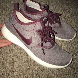 Maroon Nike Shoes